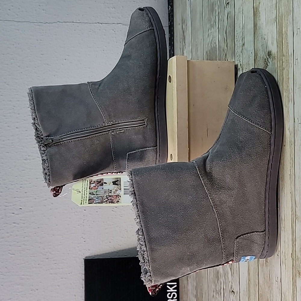 NEW NWT Toms Nepal Boots Grey Suede Boots Youth Size 5 Women's Size 7‎